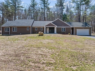 42 Ramshorn Rd, Charlton, MA 01507