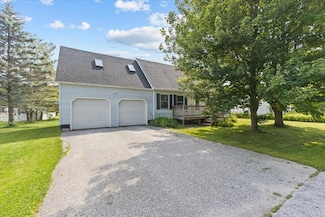 6 Guyette Cir, Saint Albans, VT 05478