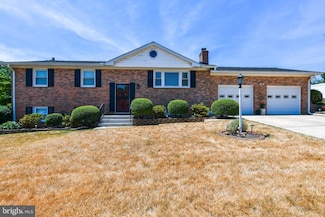 1905 Trafalgar Dr, Fort Washington, MD 20744