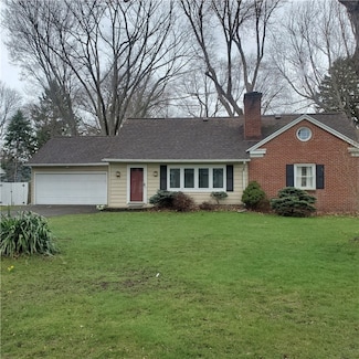 75 Oakridge Dr, Rochester, NY 14617
