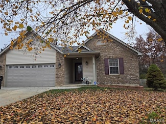 50 Village Circle Dr, Winfield, MO 63389