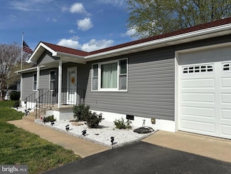 137 Sebastian Ave, Colonial Beach, VA 22443