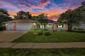 405 Wesley Ave, Savoy, IL 61874