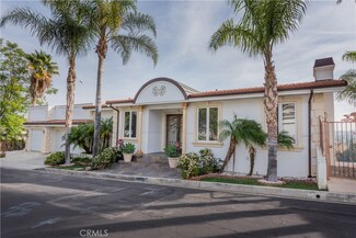 5770 Rolling Rd, Woodland Hills, CA 91367