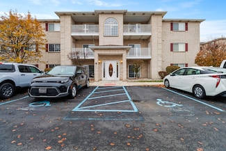 2021 W 75th Place Unit 17, Merrillville, IN 46410