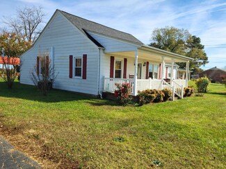 1081 E Gretna Rd, Gretna, VA 24557