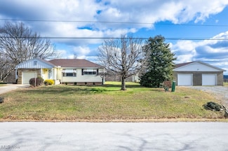 4131 New England Ridge Rd, Washington, WV 26181