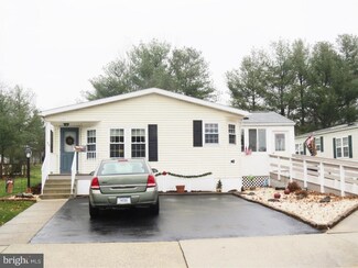 654 Mimosa Ct, Red Hill, PA 18076