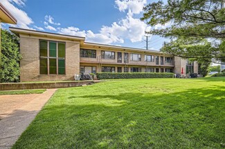 24 King Arthur Ct Unit 9, Northlake, IL 60164