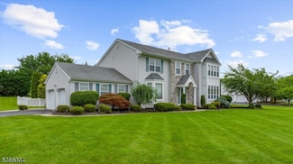 18 Running Brook Cir, Flemington, NJ 08822