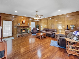 302 Apollo Rd, Garland, TX 75040