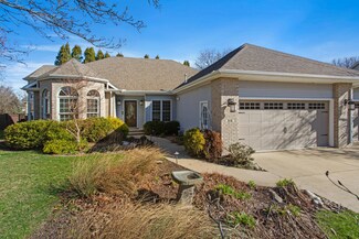 816 Edwards St, Monticello, IL 61856