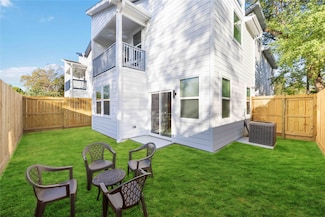 7413 Easter St, Houston, TX 77088