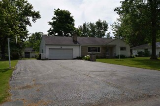 4130 Buesching Dr, Fort Wayne, IN 46815