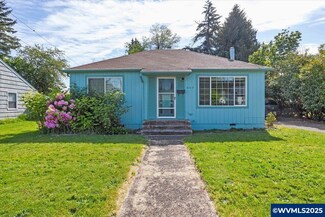647 7th Ave, Sweet Home, OR 97386