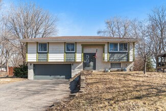 6640 Berkshire Ln N, Osseo, MN 55311