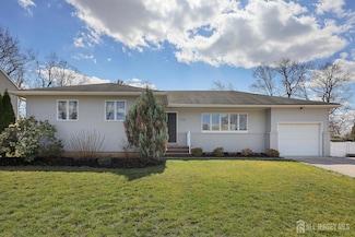 110 Calvert Ave E, Edison, NJ 08820