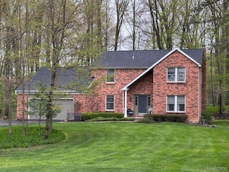 12131 Brandywine Dr, Brighton, MI 48114