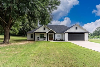 110 E Post Oak Dr, Frankston, TX 75763