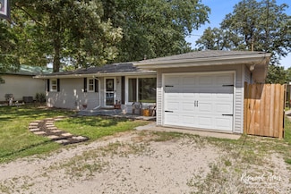 77 N Bates Ave, Kankakee, IL 60901