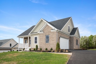 6913 Doral Dr, Fairlawn, VA 24141