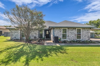 107 Fort Graham Cir, Waco, TX 76705