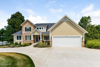 230 Riverview Dr, Douglas, MI 49406