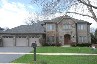 912 Leverenz Rd, Naperville, IL 60565
