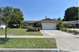 1735 W River Ln, Santa Ana, CA 92706