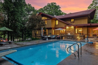 20895 Spencer Ln, Excelsior, MN 55331