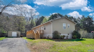 43 5th Ave, Valley Head, AL 35989
