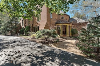 104 Thornbrook Dr, Butler, PA 16002