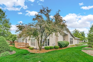 19 W Bay Rd, Palos Heights, IL 60463