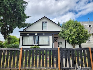 1746 4th St, Bremerton, WA 98337