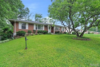 7208 Briarview Dr, Saint Louis, MO 63123