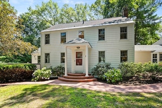 1 Black Horse Dr, Acton, MA 01720