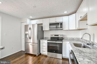 8780 Newington Commons Rd, Lorton, VA 22079