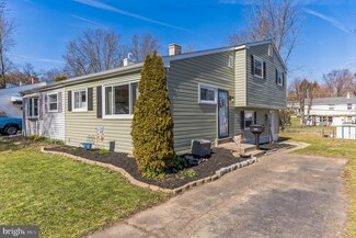 2941 Thunderhead Rd, Abington, PA 19001
