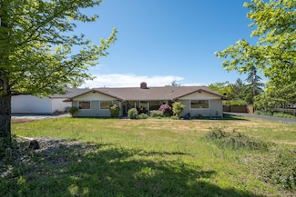 183 NE Scenic Dr, Grants Pass, OR 97526