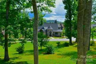 4 Chantilly Dr, Asheville, NC 28804