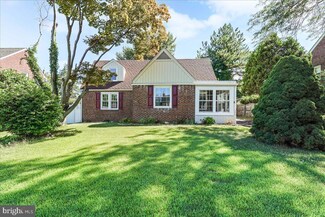 8 Woodsway Rd, Wilmington, DE 19809