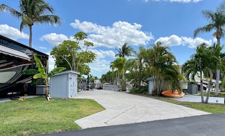 150 Smallwood Dr Unit 200, Chokoloskee, FL 34138