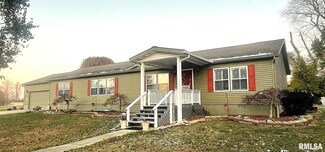 404 N Cherry St, West Frankfort, IL 62896