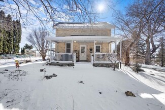 W1649 Rockvale Rd, Ixonia, WI 53036