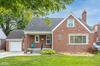 425 Madison St, Grosse Pointe Farms, MI 48236