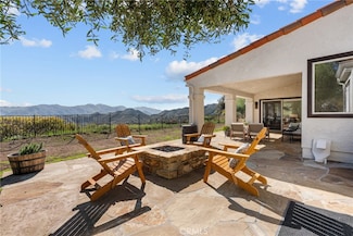 25174 Mulholland Hwy, Calabasas, CA 91302
