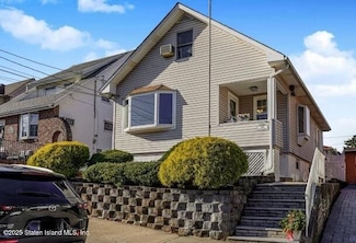 334 Neal Dow Ave, Staten Island, NY 10314