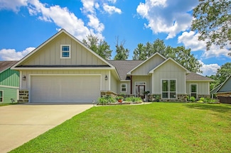 241 Rustic Pines Dr, Lufkin, TX 75904