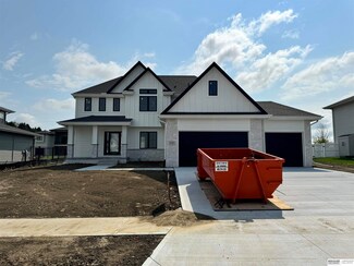 11507 S 115th St, Papillion, NE 68046