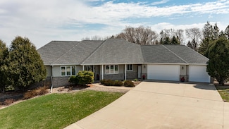 8600 Gossman Ln NW, Rochester, MN 55901